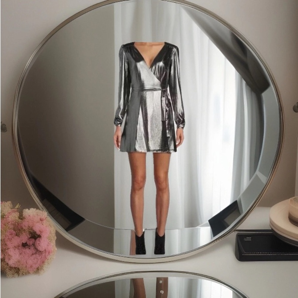 💴Sold💴 
Gianni Bini Silver Sheath Dress with Bishop Sleeves and V-Neck